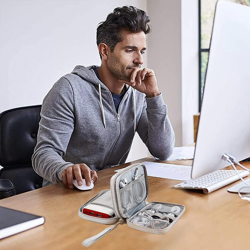 Oppbevaringsveske for digitalt tilbehør - Hold orden på elektronikken din og reis uten bekymringer! 📱💼