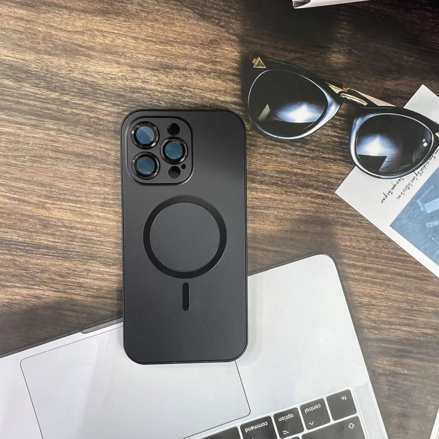 Enkelt magnetisk mobildeksel i metall for iPhone